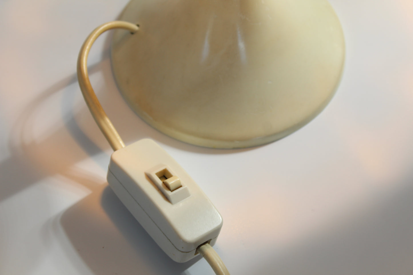 Lampe d'appoint vintage pied "tulipe"