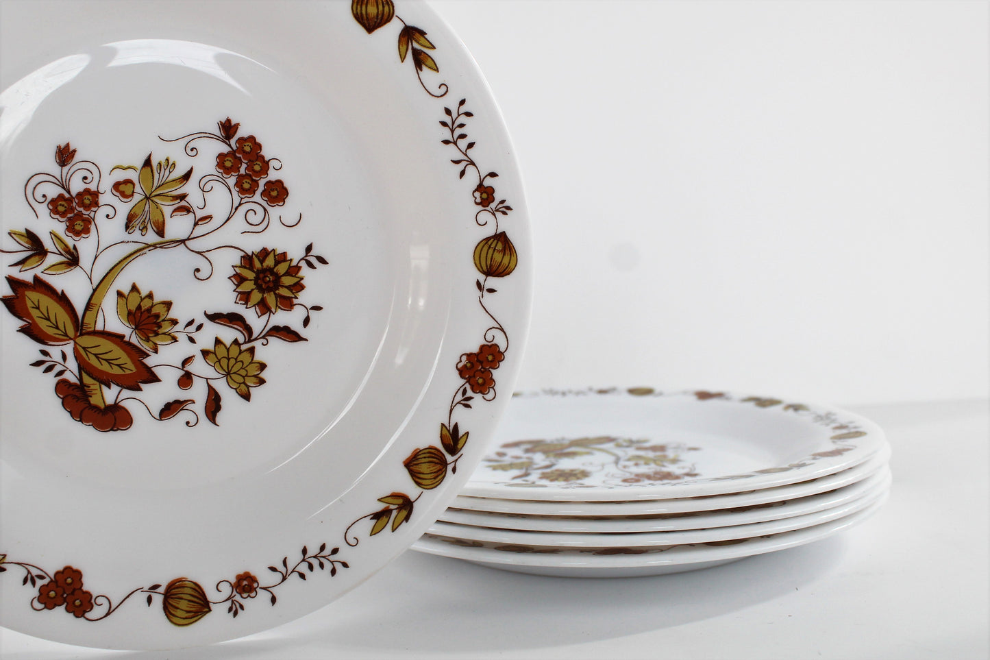 Assiettes Arcopal motif "brown onion"