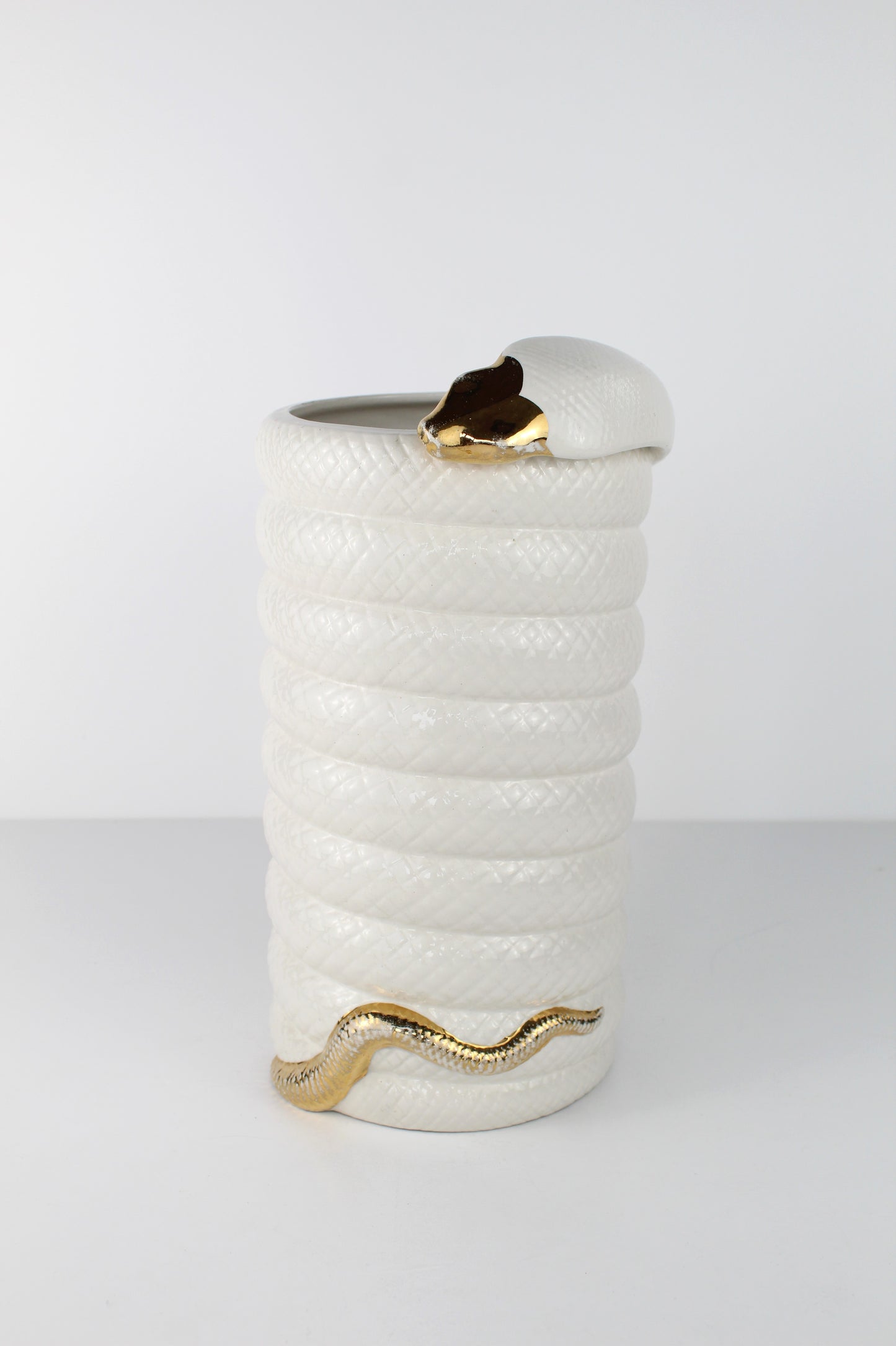 Vase serpent blanc et doré