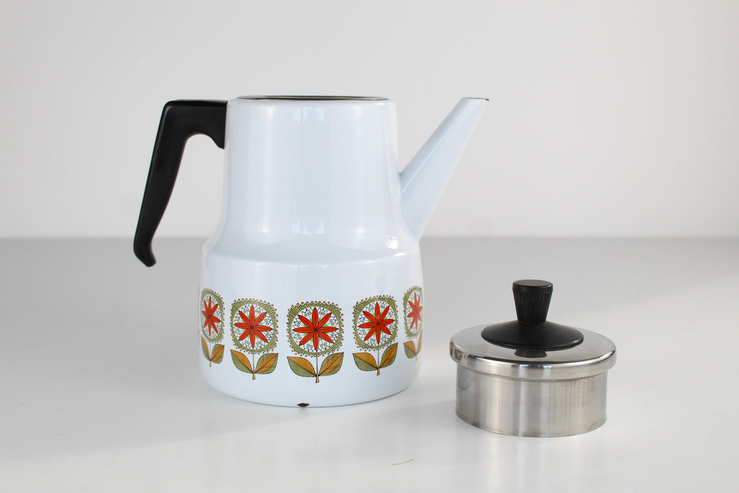 Cafetière vintage en métal